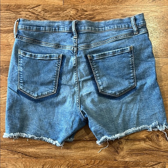 a.n.a -Distressed Denim Shorts - Picture 3 of 4